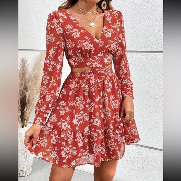 Boho floral print cutout long sleeve dress - Picture 9 of 10